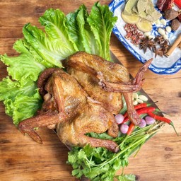 ไก่บ้านย่างเตาถ่าน（碳火烧鸡）