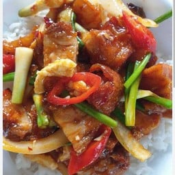 ร้านข้าวหมูทอดจิ้มแจ่ว (น้องแตงไท)