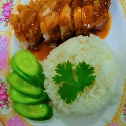 หมูกรอบพ่อลูกอ่อน หมูกรอบพ่อลูกอ่อนหน้าวัดหนองเกตุน้อย
