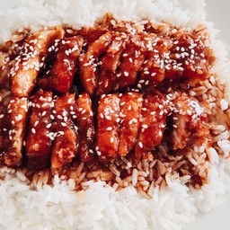 ข้าวไก่ทอดซอสบาร์บีคิว