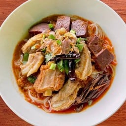 ขนมจีนน้ำเงี้ยวซี่โครงหมู