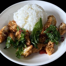 ข้าวกะเพราไก่ทอดกรอบ
