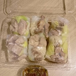 กะเพรา&หมูปิ้ง&โรล