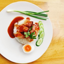 ข้าวหมูกรอบ