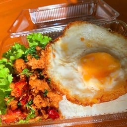 ข้าวกระเพาไก่+ไข่ดาว