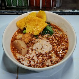 ก๋วยเตี๋ยวไก่เด้งต้มยำ