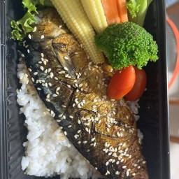 บ้านน้องจ๊ะจ๋าเฌอลิน ข้าวยำไก่แซ่บ,เทอริยากิ,ตามสั่ง