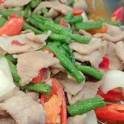 กะเพราหมูชิ้น
