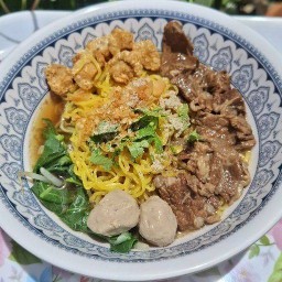 ร้านกินเส้น ก๋วยเตี๋ยวเด่นสน