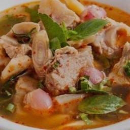 ต้มแซ่บกระดูกหมู