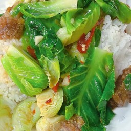 ผัดแขนงราดข้าว