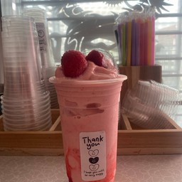 สเตอเบอร์รี่  ปั่น สมูทตี้