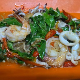 ผัดกระเพรา ทะเล