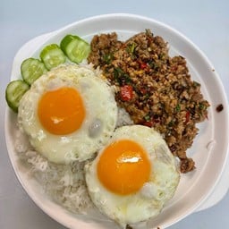 Stir-fried Beef with rice ข้าวกระเพราเนื้อ