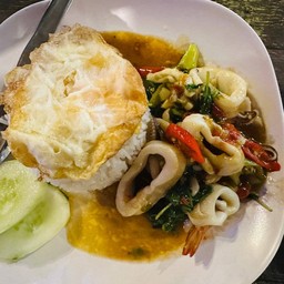 ข้าวกะเพราทะเล