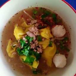 เกี๊ยวหมูน้ำใส