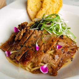 สปาเก็ตตี้เนื้อย่าง