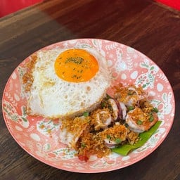 ข้าวทะเลทอดกระเทียม