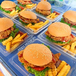 เบอเกอร์หมู + เฟรนฟราย