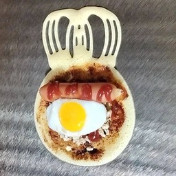 พริกเผา+ไก่สับโซยุ+ไส้กรอก+ไข่