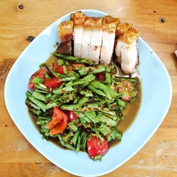 ตำถั่วหมูกรอบ