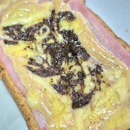 Cheesy Truffle mushroom & Ham