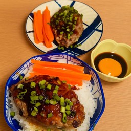 ข้าวแฮมเบิร์กเนื้อ สไตล์ญี่ปุ่น