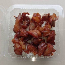 อาหารตามสั่ง ขนมไทย เบเกอรี่ by คูมเรียน