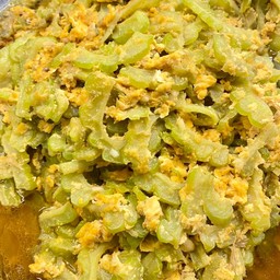 มะระผัดไข่