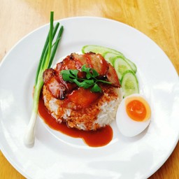 ข้าวหน้าหมูแดง