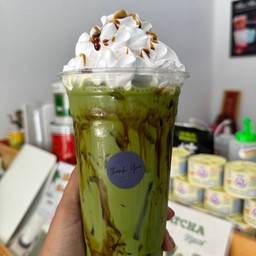 ชาเขียวเย็นบราวชูก้าเพิ่มวิปครีม