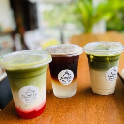 คาเฟ่ลับ พราวออฟยวูคาเฟ่