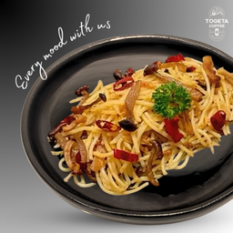 สปาเก็ตตี้พริกแห้ง เห็ด