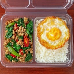 ผัดกระเพราไก่