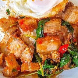 ข้าวกระเพราหมูกรอบ