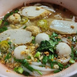 สมพร ลูกชิ้นปลา ตลาดพลู