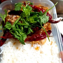 ไก่กรอบซอสมะขามราดข้าว