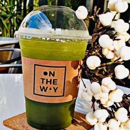 มัชฉะน้ำผึ้งมะนาวโซดา เย็น