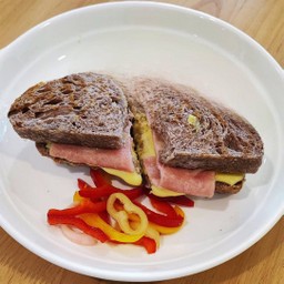 ซาวโดว์พานินี่ แฮมชีส