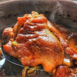 ขาหมู (ยกขา)