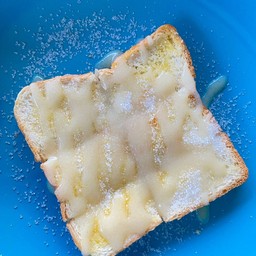 ปังแผ่นเนยนมน้ำตาล