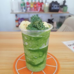 ผักเคลสมูทตี้+กล้วยหอมทอง