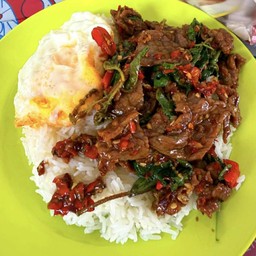 กะเพราเนื้อสดราดข้่าว