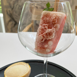 Etna Bloom Strawberry sorbet