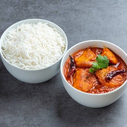 FISH CURRY WITH STEAM RICE