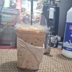 ผลไม้และกาแฟสด