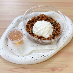 กรีกโยเกิร์ต1สกู้ป+กราโนล่า+น้ำผึ้ง