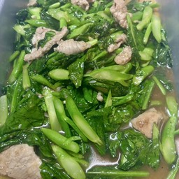 คะน้าน้ำมันหอยหมูชิ้น