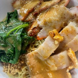 ก๋วยเตี๋ยวหน้าผสม 2 อย่าง