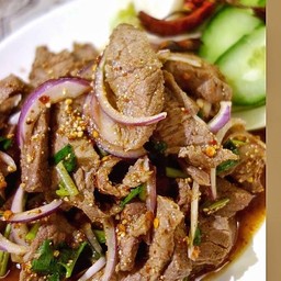 น้ำตกหมูย่างแซ่บ